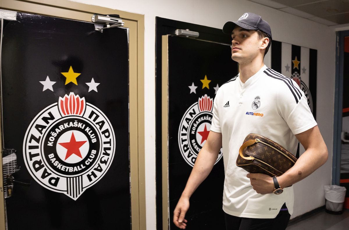 Mario Hezonja uzdrmao Srbiju svojim izjavama: "Dečko, završio si s aplauzima u Areni" Mario Hezonja uzdrmao Srbiju svojim izjavama: "Dečko, završio si s aplauzima u Areni"