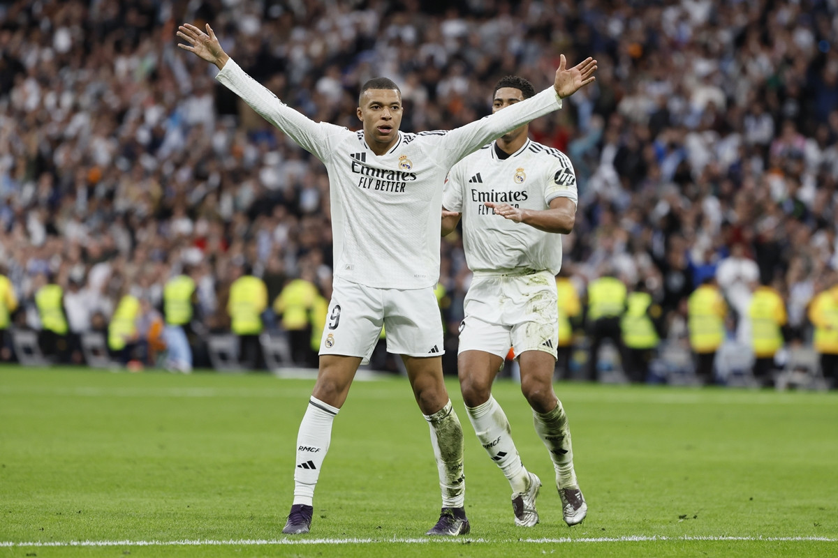 Mbappe sa dva gola predvodio Real Madrid do veoma važne pobjede u utrci za naslov prvaka Španije Mbappe sa dva gola predvodio Real Madrid do veoma važne pobjede u utrci za naslov prvaka Španije