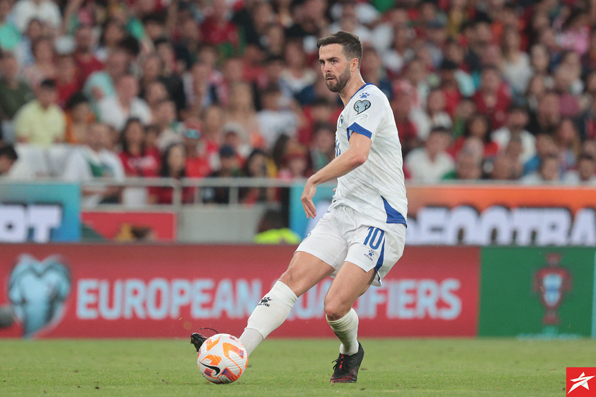 Miralem Pjanić slobodan igrač! Miralem Pjanić slobodan igrač!