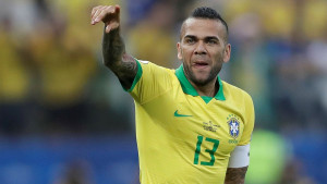 Dani Alves se vratio u Brazil!