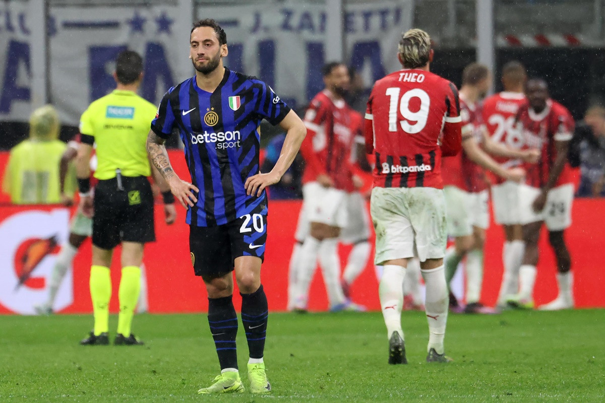 Hakan Calhanoglu napušta Inter, poznato je i gdje ide: "Pustite me kući" Hakan Calhanoglu napušta Inter, poznato je i gdje ide: "Pustite me kući"