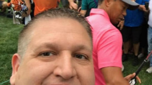 Napravio 'selfie' sa Woodsom, sada mu traži 30.000 dolara