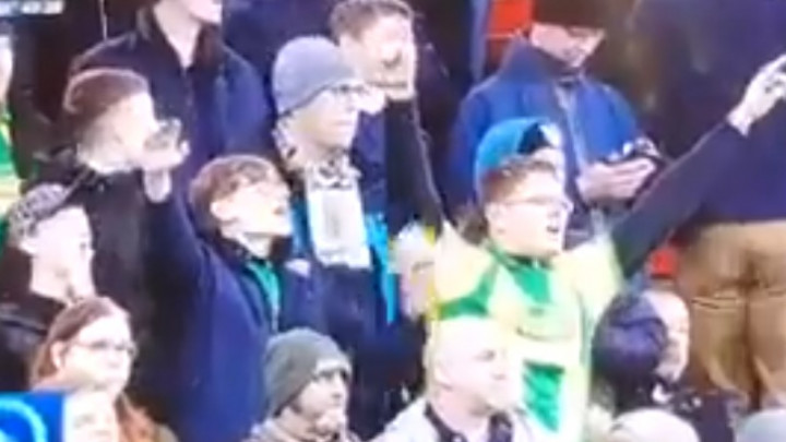 Koje su šanse da vas kamera na tribinama uhvati baš u ovakvom trenutku?