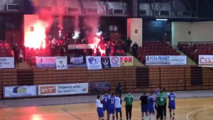 Ludilo u dvorani: Iskra pobijedila Velež, pa navijači napravili spektakl