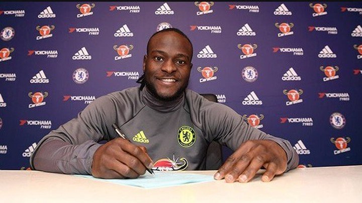 Moses produžio ugovor s Chelseajem