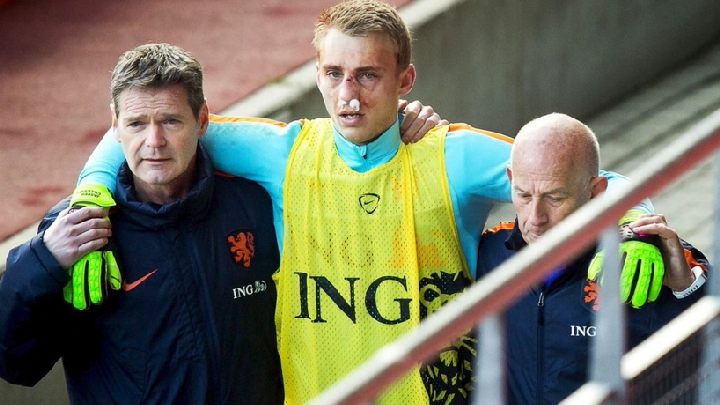 Stravičan sudar na treningu, Cillessen teško stradao Stravičan sudar na treningu, Cillessen teško stradao