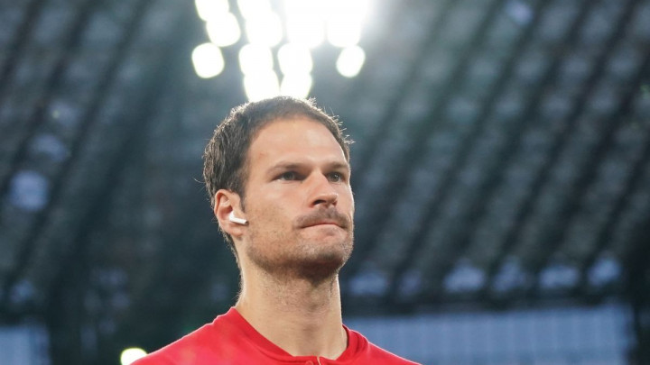 Veliki korak ka Begovićevom transferu: Možda neće biti starter, ali branit će u Europa ligi!