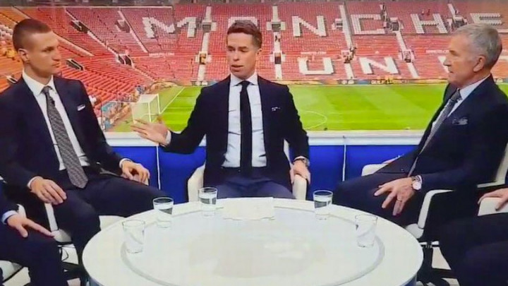 Šta to radi Nemanja Vidić: Potezom u studiju nakon Liverpoola oduševio sve navijače Uniteda!