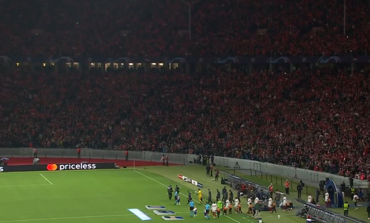 Nezapamćeno u Ligi prvaka: 75.000 navijača na stadionu najvećeg rivala i žestoka poruka UEFA-i!