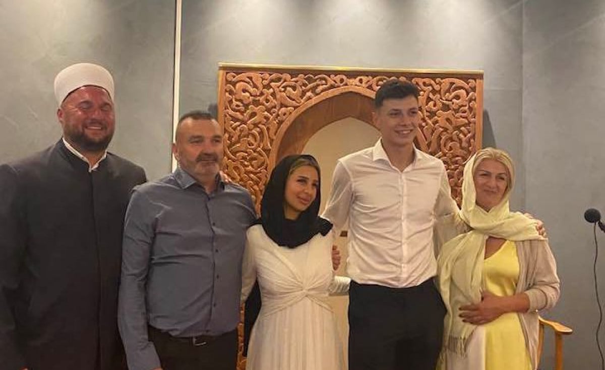  Anel Ahmedhožić danas obavio šerijatsko vjenčanje sa Marijanom Cecilijom Mašić