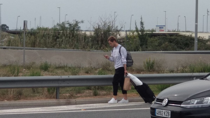 Rakitić se oglasio nakon što je jučer morao pješke kući s aerodroma u Barceloni