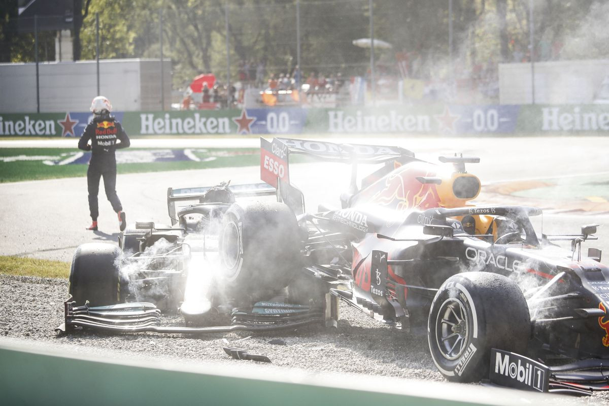 Verstappen se nije izvukao: Stigla je kazna zbog "nasrtaja" na Hamiltona 