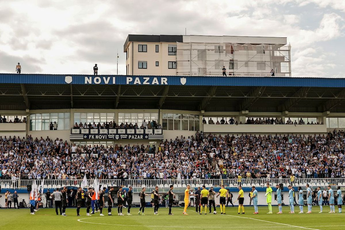Nesvakidašnje scene izazvale prekid na meču Novi Pazar - Partizan: Ovo se ne viđa svaki dan!
