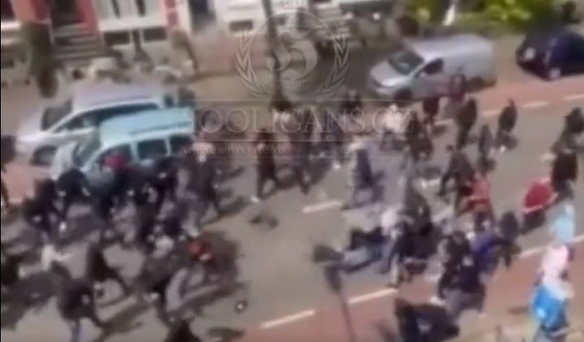 Nestvarne scene: Domaći po gradu ganjali navijače West Hama, udarali ih stolicama i biciklima