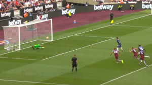 Enzo Fernandez pun samopouzdanja uzeo loptu, izveo penal, a onda je golman West Hama stupio na scenu