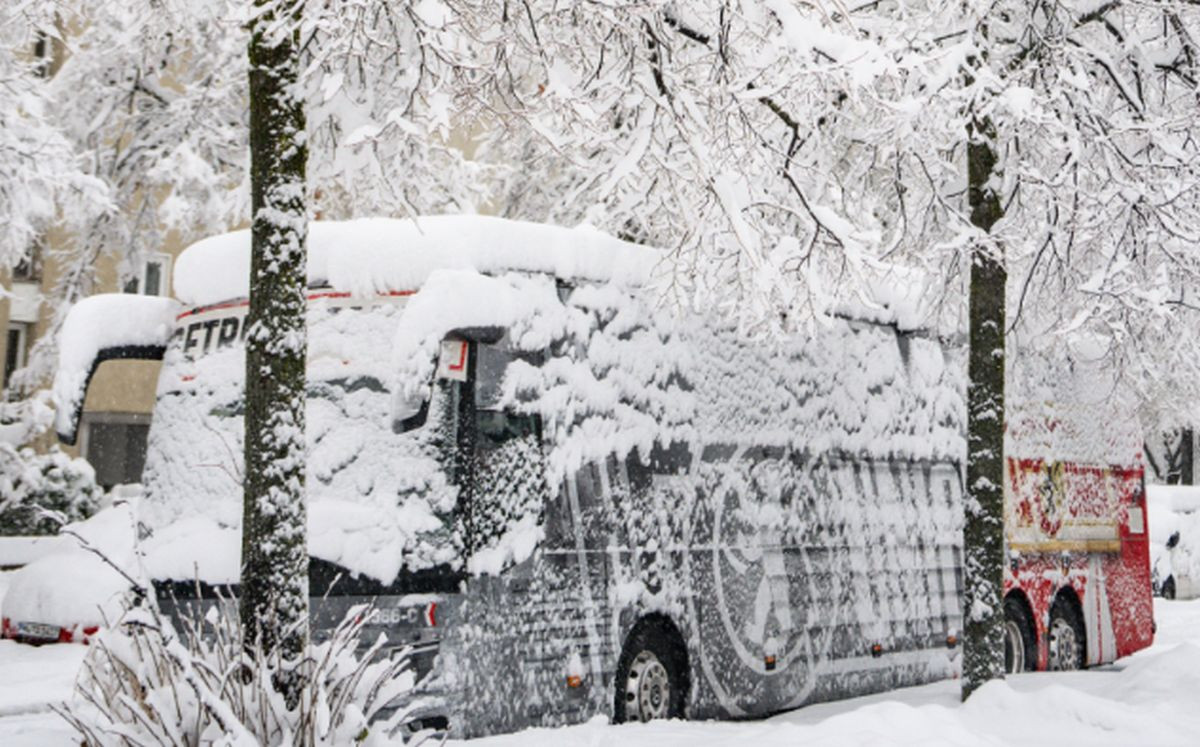 Počeli problemi u Ligama petice: Snježna mećava blokirala klupski autobus, utakmica odgođena Počeli problemi u Ligama petice: Snježna mećava blokirala klupski autobus, utakmica odgođena