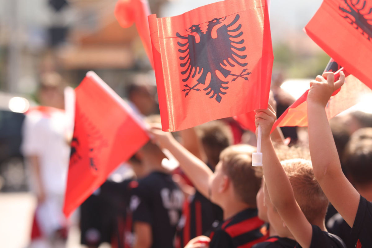 Makedonci u nevjerici šta su im Albanci uradili na svega 50 km od Skoplja: "Skandal, ovo je izdaja" Makedonci u nevjerici šta su im Albanci uradili na svega 50 km od Skoplja: "Skandal, ovo je izdaja"