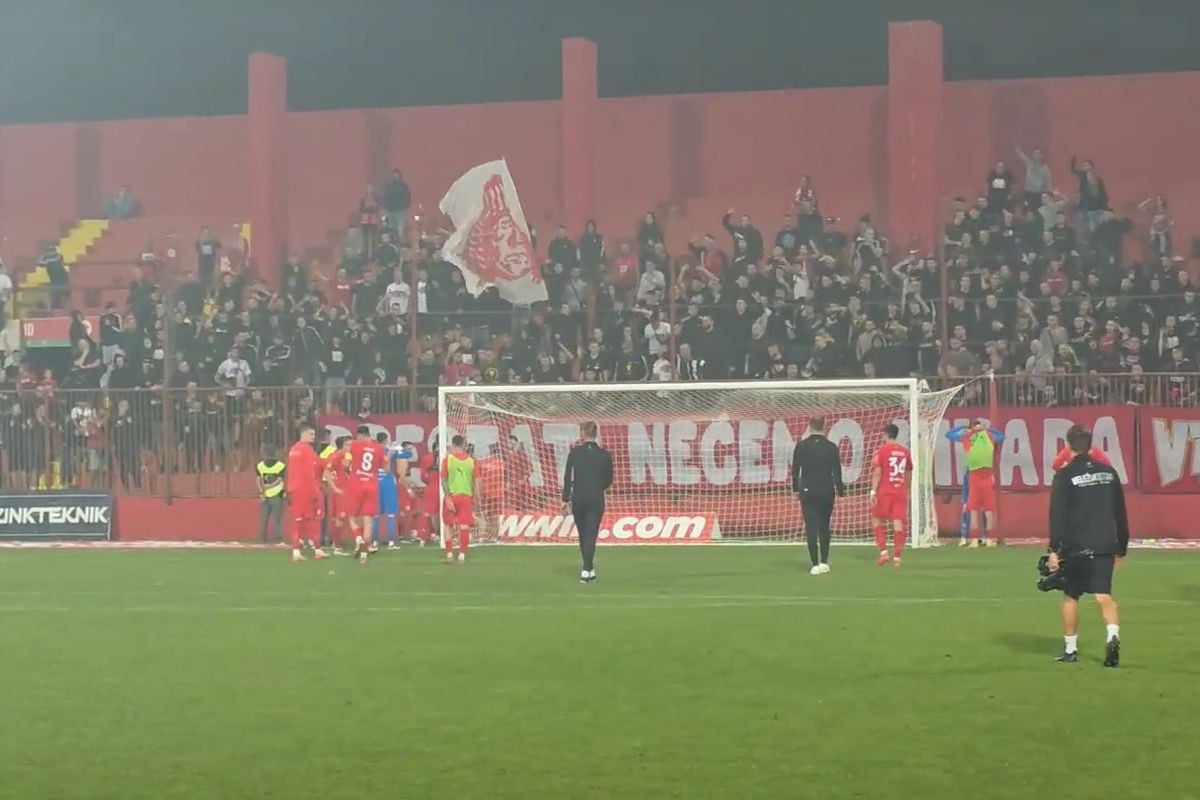 Poniženi igrači Veleža postrojeni pred 'Red Army' - Nije bilo šanse da odbiju zahtjev navijača