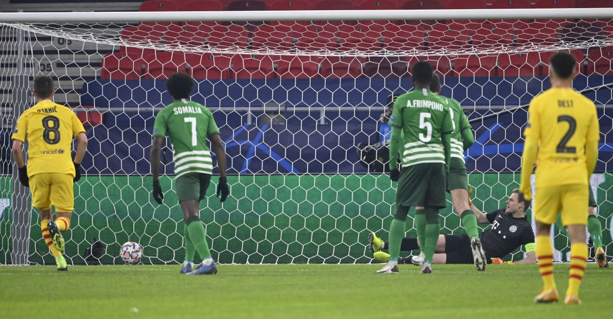 Barcelona je zbog penala ušla u historiju Lige prvaka Barcelona je zbog penala ušla u historiju Lige prvaka