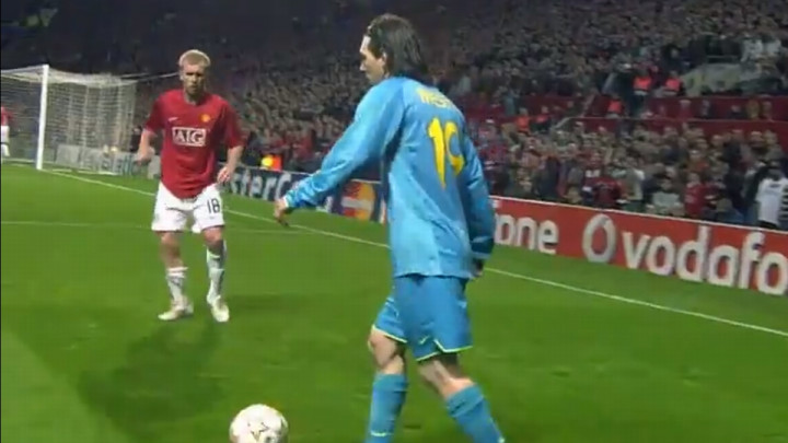 Kako je golobradi Messi jednostavnim driblingom "postidio" legendarnog Scholesa