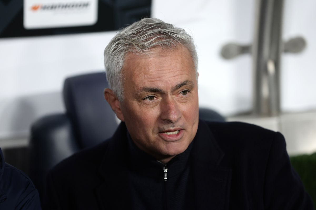 Jose Mourinho ostavlja Džeku i Fenerbahče i prihvata šokantnu ponudu koju je dobio? Jose Mourinho ostavlja Džeku i Fenerbahče i prihvata šokantnu ponudu koju je dobio?