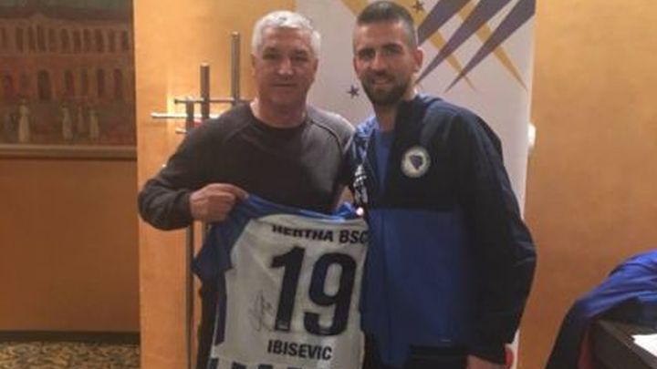 Džeko, Lulić i Ibišević podržali FK Velež Džeko, Lulić i Ibišević podržali FK Velež