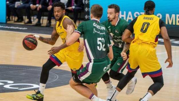Barcelona sigurna protiv Unicaje, Baskonia protiv Tenerifa