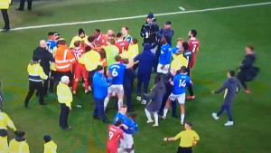 Haos i treće poluvrijeme na utakmici Everton Liverpool - Podijeljena tri crvena kartona!
