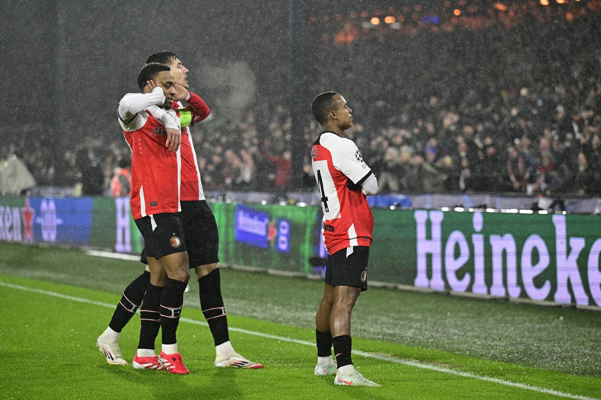 Velika greška Maignana koštala Milan, Santiago Gimenez izgubio protiv bivšeg kluba! Velika greška Maignana koštala Milan, Santiago Gimenez izgubio protiv bivšeg kluba!