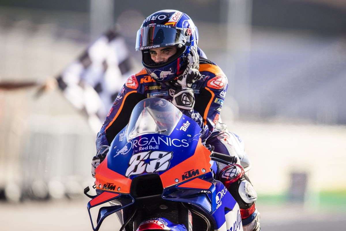 Završena Moto GP sezona: Oliveira izdominirao na domaćem terenu Završena Moto GP sezona: Oliveira izdominirao na domaćem terenu