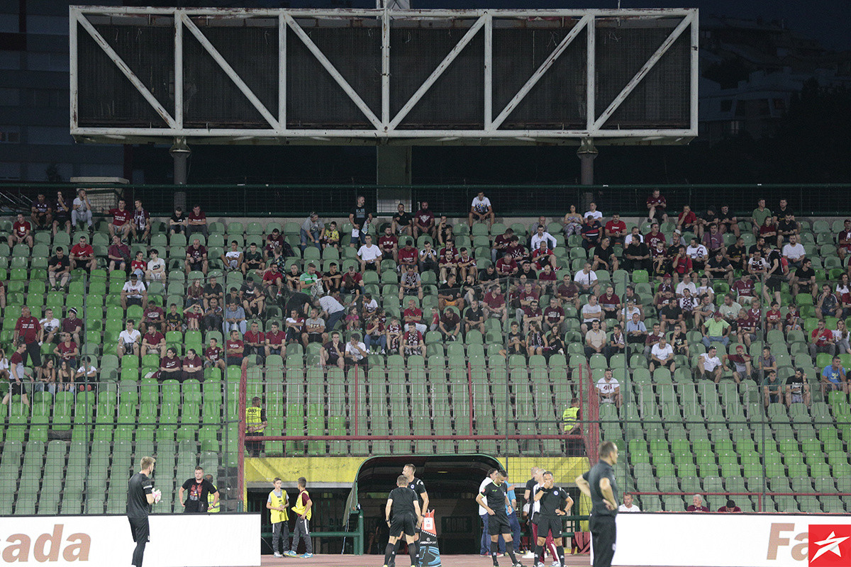 Na dva sarajevska stadiona sinoć je ukupno bilo nešto manje od 10 hiljada navijača