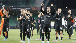 Eintracht Frankfurt raskinuo ugovor s Rusima