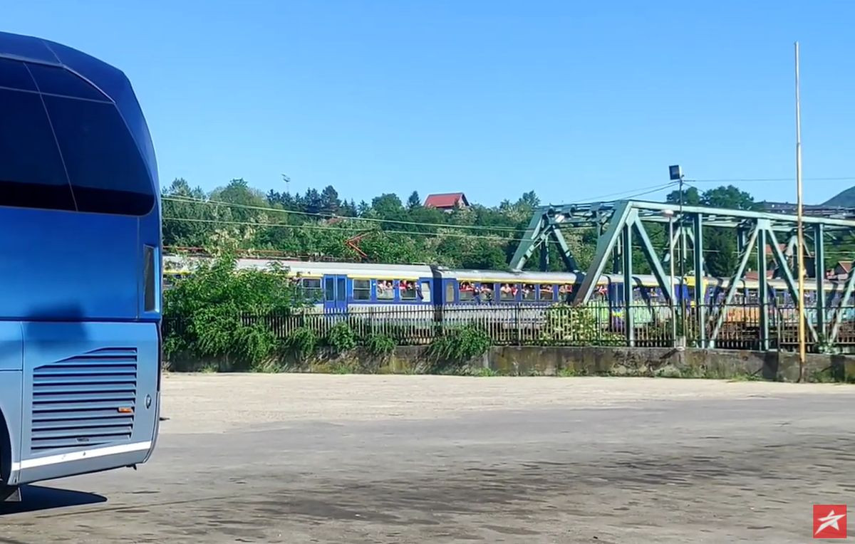 Navijači Sarajeva vozom stigli u Zenicu