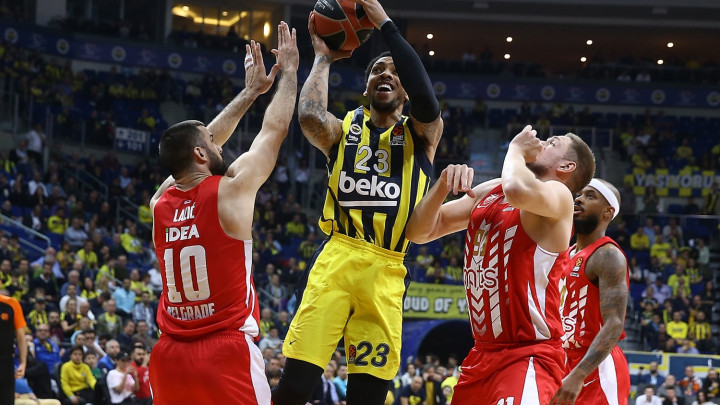 Fenerbahce teškom mukom do slavlja protiv Crvene Zvezde