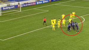 Svaki put kad dobiju slobodan udarac nastaje veliki "problem" za reprezentaciju Francuske