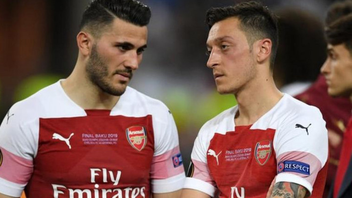 Kolašinac i Ozil nemaju mira, Nijemac uveo privatno osiguranje u kući
