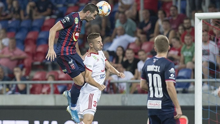 Zna i glavom: Sjajan odraz Hodžića za novi gol i prvo mjesto na listi strijelaca