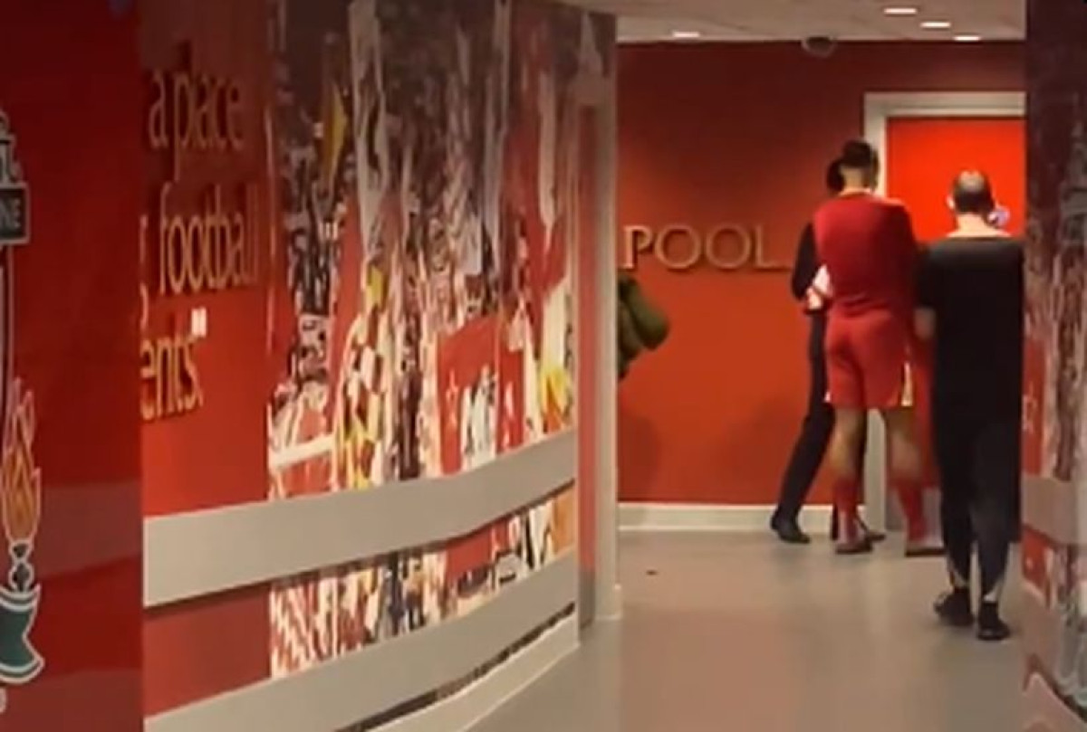 Ni poraz nije zabolio navijače Liverpoola kao scena iz tunela kada su vidjeli šta je uradio Van Dijk