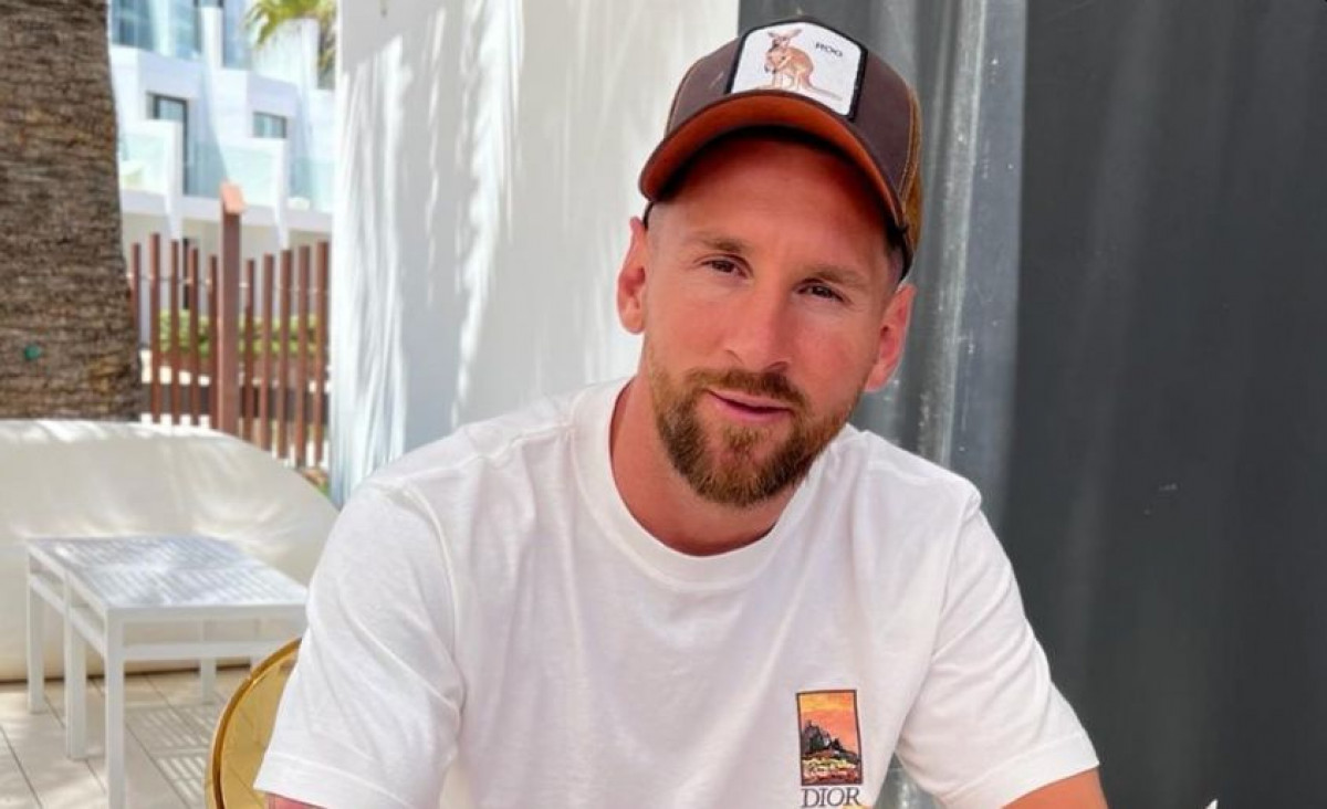 Messi sa suprugom otišao na ručak, pa se iznenadio kada je vidio kakvo jelo imaju na meniju Messi sa suprugom otišao na ručak, pa se iznenadio kada je vidio kakvo jelo imaju na meniju