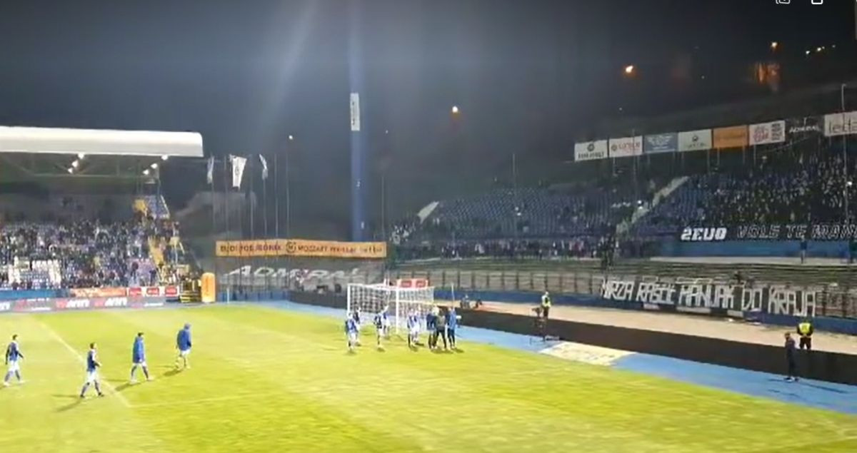 Navijači FK Željezničar okrenuli leđa igračima