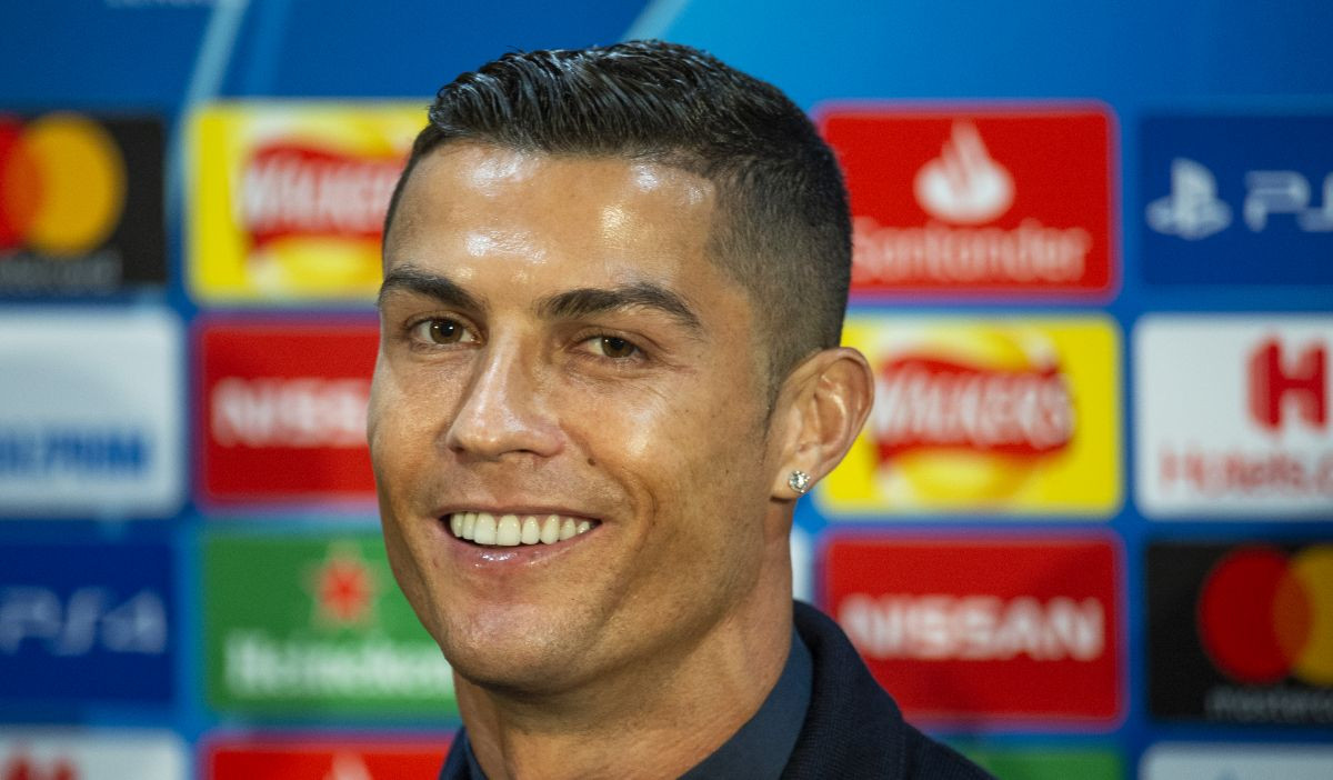 Gospodski potez Cavanija: United našao rješenje kako da Ronaldo dobije broj sedam