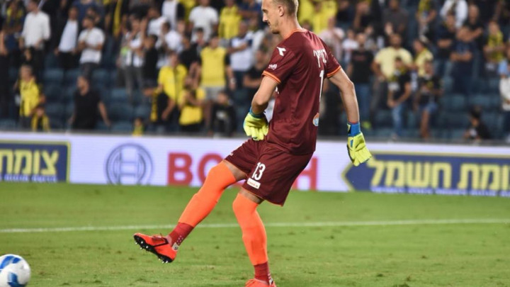 Odlično se snašao u Izraelu: Jasmin Burić briljira na golu Hapoel Haife