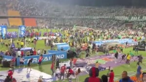 Stadion se pretvorio u ratište, navijači nisu birali sredstva da sve unište