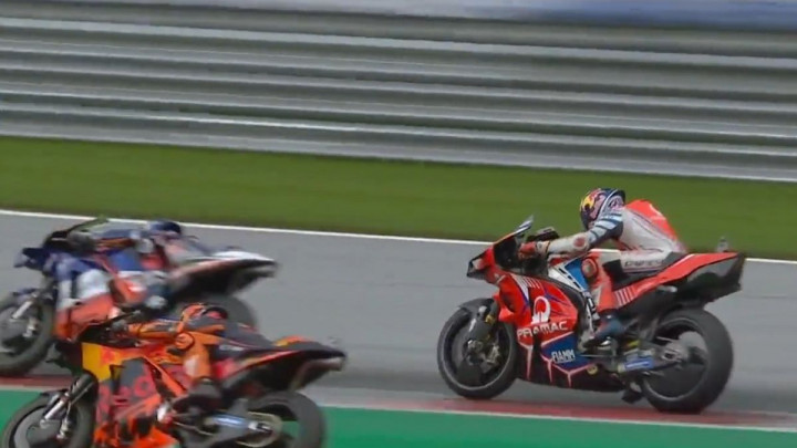 Nestvaran kraj Moto GP utrke: Oliviera u zadnju krivinu ušao kao treći, a na kraju pobijedio