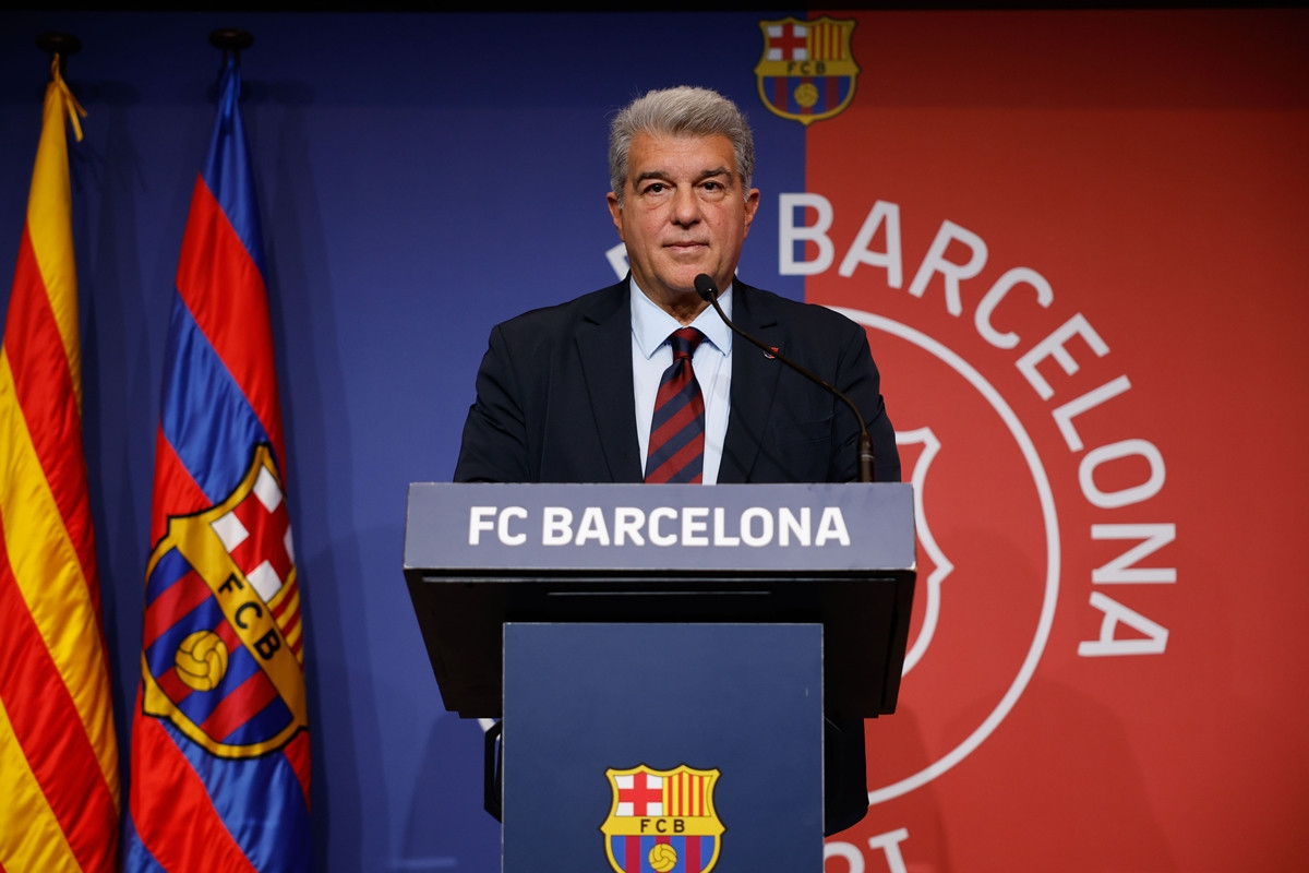 Četiri igrača ovog ljeta napuštaju Barcelonu, za neke se već odavno zna, ali ima i jedno iznenađenje Četiri igrača ovog ljeta napuštaju Barcelonu, za neke se već odavno zna, ali ima i jedno iznenađenje