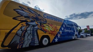 Zmaj koji riga vatru u prvom planu - Novi dizajn autobusa reprezentacije BiH je fenomenalan