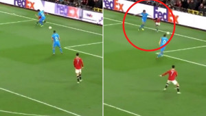 Kakvo poniženje Savića na punom Old Traffordu: Fred ga je driblingom uništio