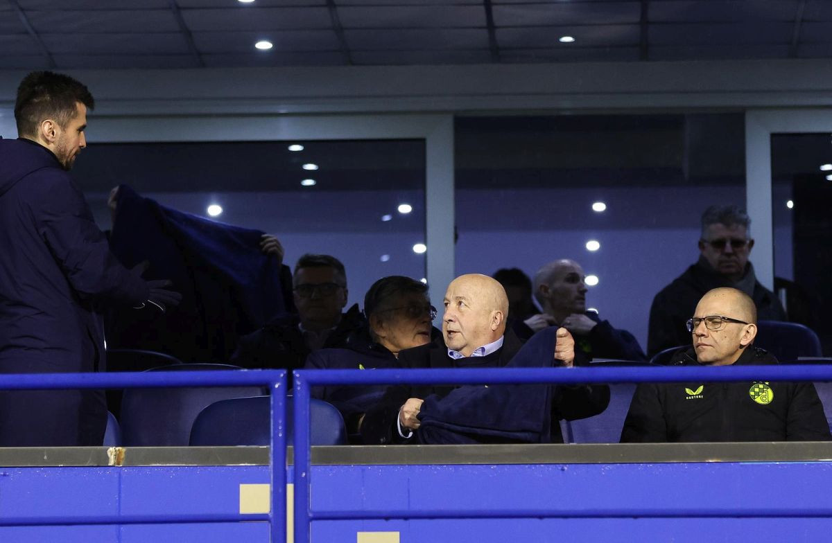 Zaštićeniji i od Petkovića! Igra za Dinamo, izađe na teren, obruka se, uzme 15.000 eura, a onda... Zaštićeniji i od Petkovića! Igra za Dinamo, izađe na teren, obruka se, uzme 15.000 eura, a onda...