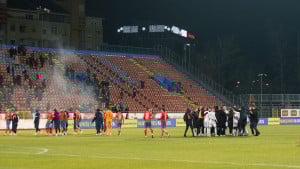 Prvi na tabeli, a sa tribina odjekivalo: "Uprava napolje"