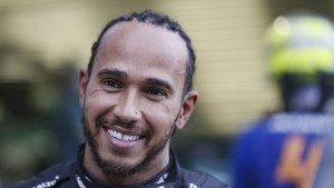 Hamilton sanja da sjedne u bolid jednog tima Formule 1